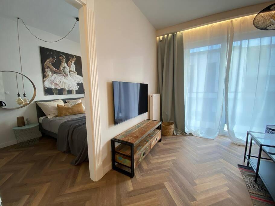 Apartmán Art Marina Nad Rzeka Z Bezplatnym Parkingiem Vratislav Exteriér fotografie