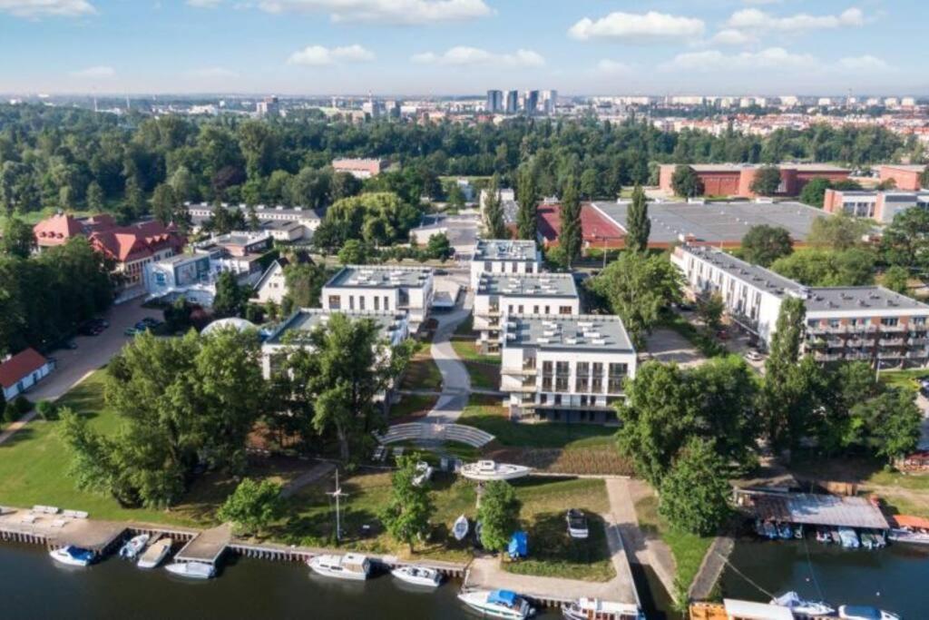 Apartmán Art Marina Nad Rzeka Z Bezplatnym Parkingiem Vratislav Exteriér fotografie