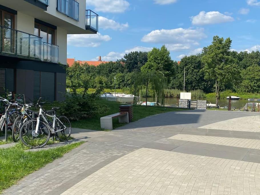 Apartmán Art Marina Nad Rzeka Z Bezplatnym Parkingiem Vratislav Exteriér fotografie